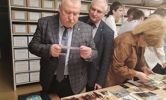 Экскурсия в Национальный архив Республики Беларусь