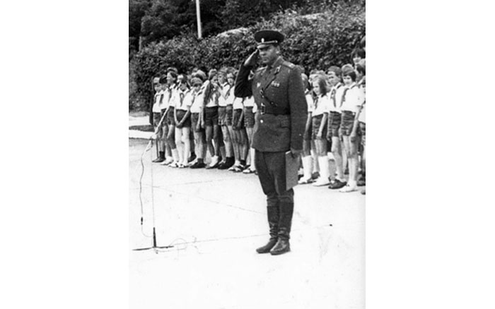 фото Подполковник Белов В.Ф. выступает перед пионерами