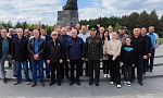 Делегация ветеранов-пограничников Пинска посетила мемориальный комплекс "Хатынь"