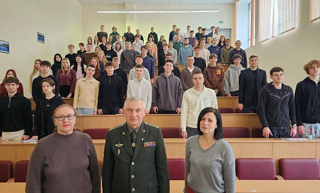 Ветеран погранслужбы Анатолий Ксендзык встретился со студентами 