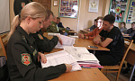 Ветераны-пограничники Минска встретились с призывниками