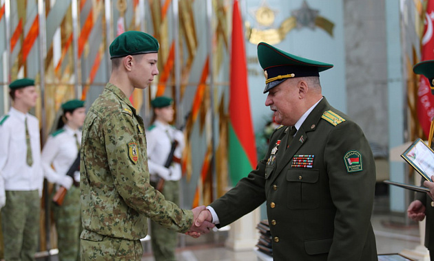 Юные друзья пограничников: учащиеся средних школ вступили в военно-патриотические клубы
