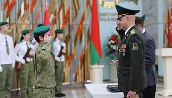 Юные друзья пограничников: учащиеся средних школ вступили в военно-патриотические клубы