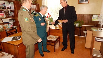 Военнослужащие Гродненской пограничной группы поздравили ветеранов.