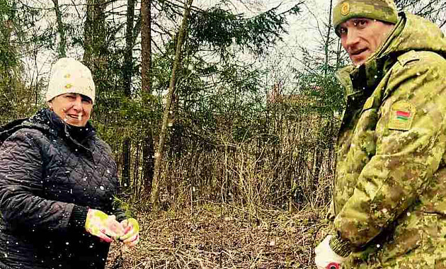 Военнослужащие и ветераны отряда пограничного контроля «Минск» присоединились к акции по посадке леса в районе Станьково