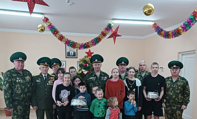 Ветераны-пограничники Лунинца приняли участие в  акции «Наши дети»