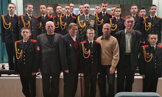 Ветераны границы провели урок в кадетском училище