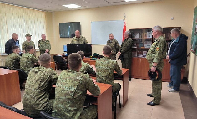 На заставе «Каменный Лог» встретились поколения защитников границы