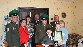 Ветерану Великой Отечественной войны полковнику в отставке Василию Давжонку исполнилось 95-лет