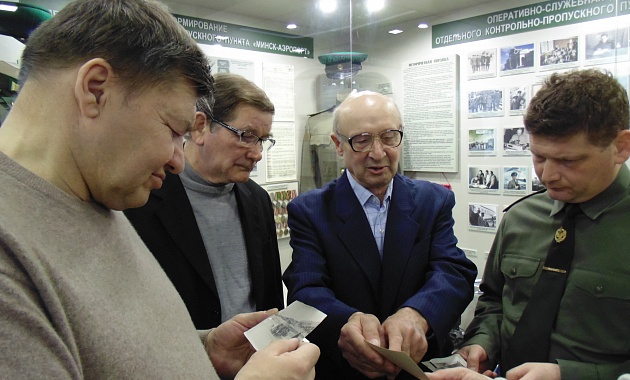 Ветераны отряда пограничного контроля «Минск» посетили обновленную комнату боевой славы части