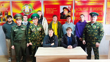 Будущие защитники границы получили напутствие от пинских ветеранов-пограничников 