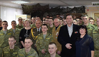 Воины-интернационалисты Мозырской районной организации «Белорусский Союз ветеранов войны в Афганистане» провели встречу с военнослужащими-новобранцами Мозырского пограничного отряда.