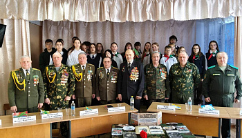 Встреча поколений: ветераны-пограничники провели круглый стол в Ветринской школе