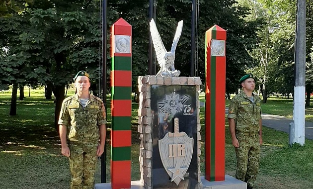 В Жлобине открыли памятный знак «Пограничникам всех поколений»