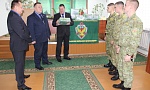 Ветераны-пограничники Мозыря поздравили с новогодними праздниками военнослужащих срочной службы Мозырского погранотряда