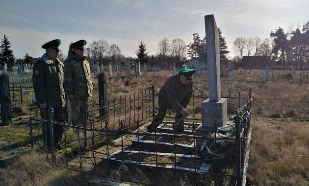 Ветераны-пограничники Пинска посетили места боев и захоронений бойцов 220 погранполка