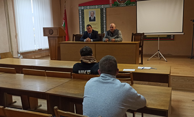 Ветераны-пограничники Мозыря провели профориентационное мероприятие для призывников