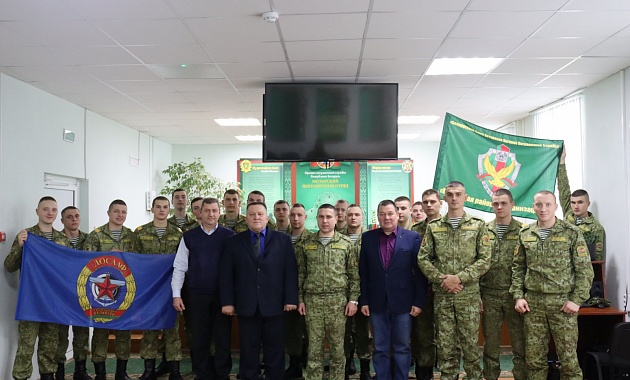 Ветераны-пограничники Мозырской районной организации поздравили военнослужащих пограничного отряда с Новым годом